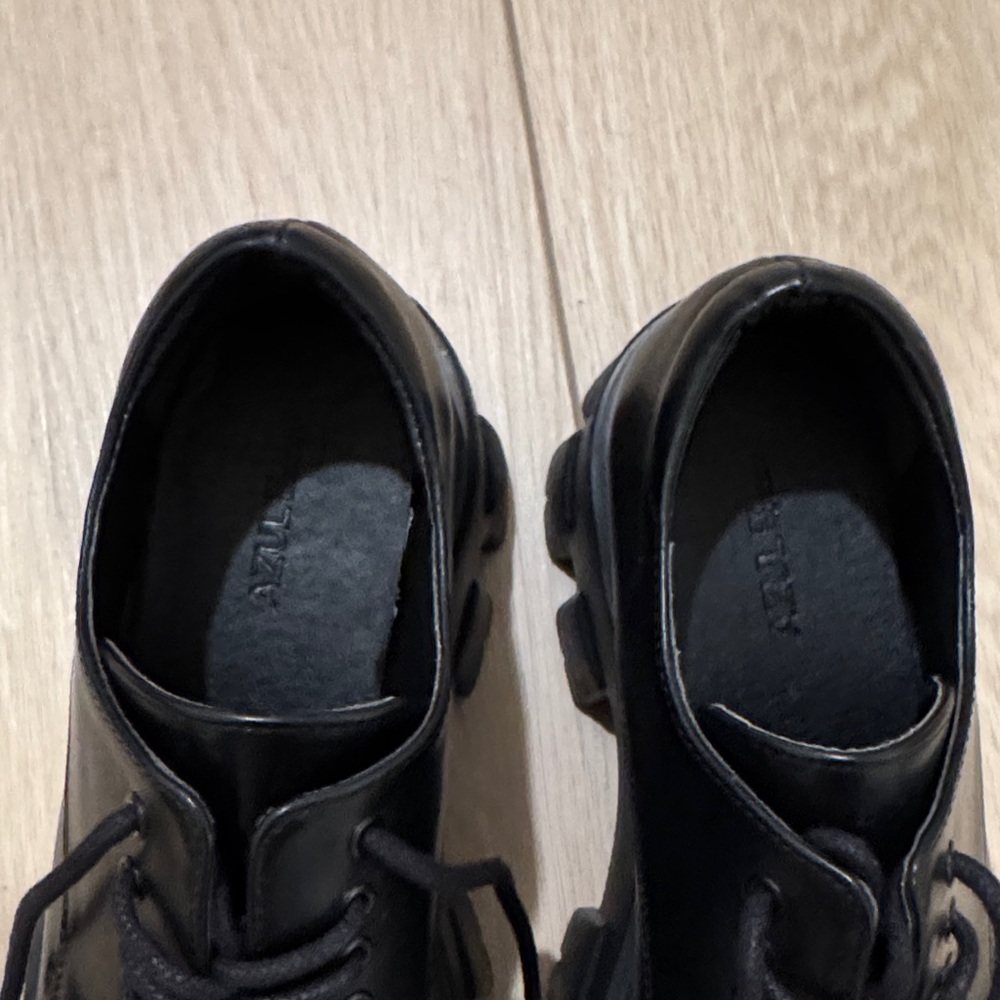 Chic Black Women's Oxford Shoes - Picture 4 of 5